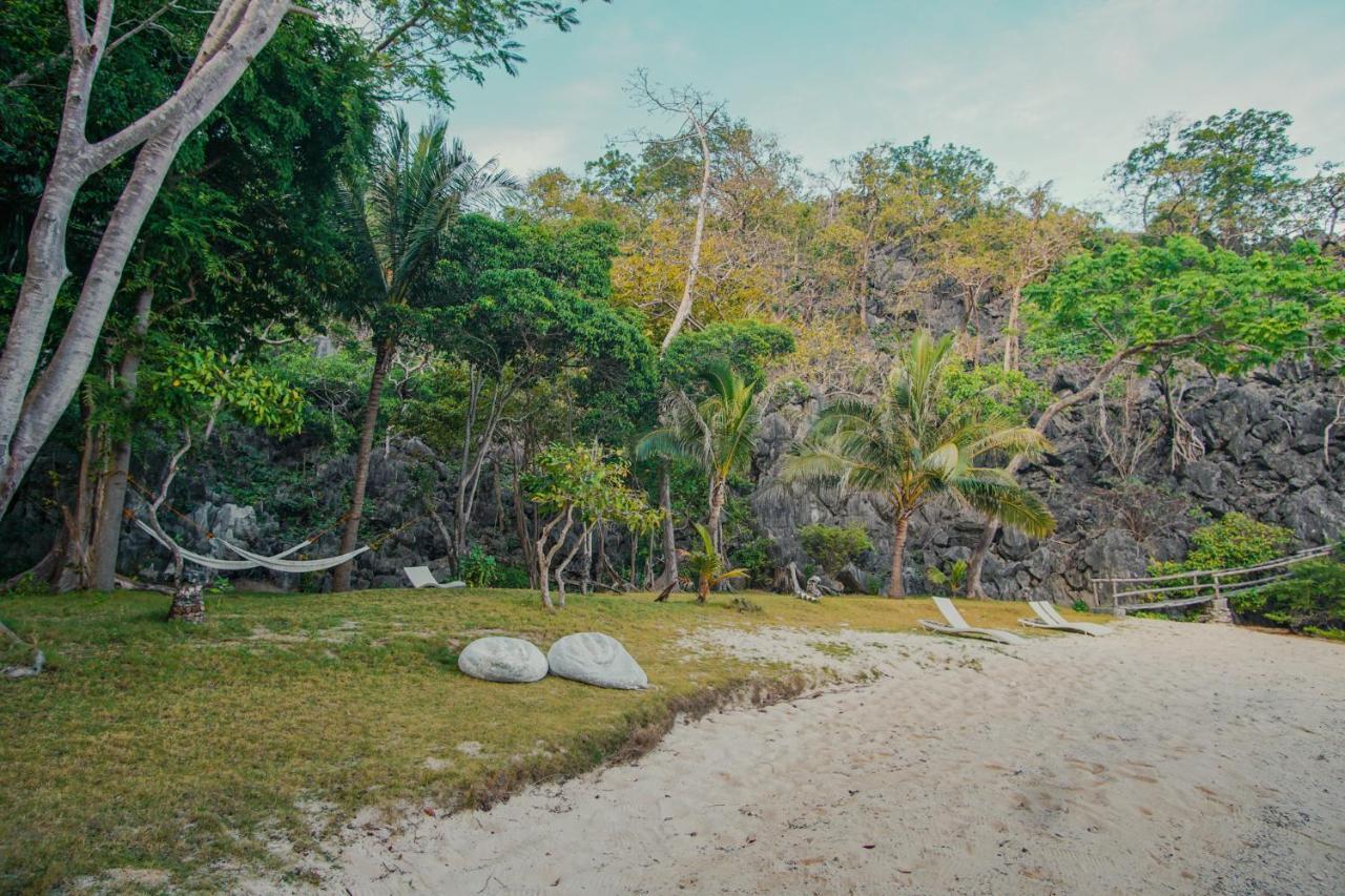 Sangat Island Dive Resort Coron Bagian luar foto